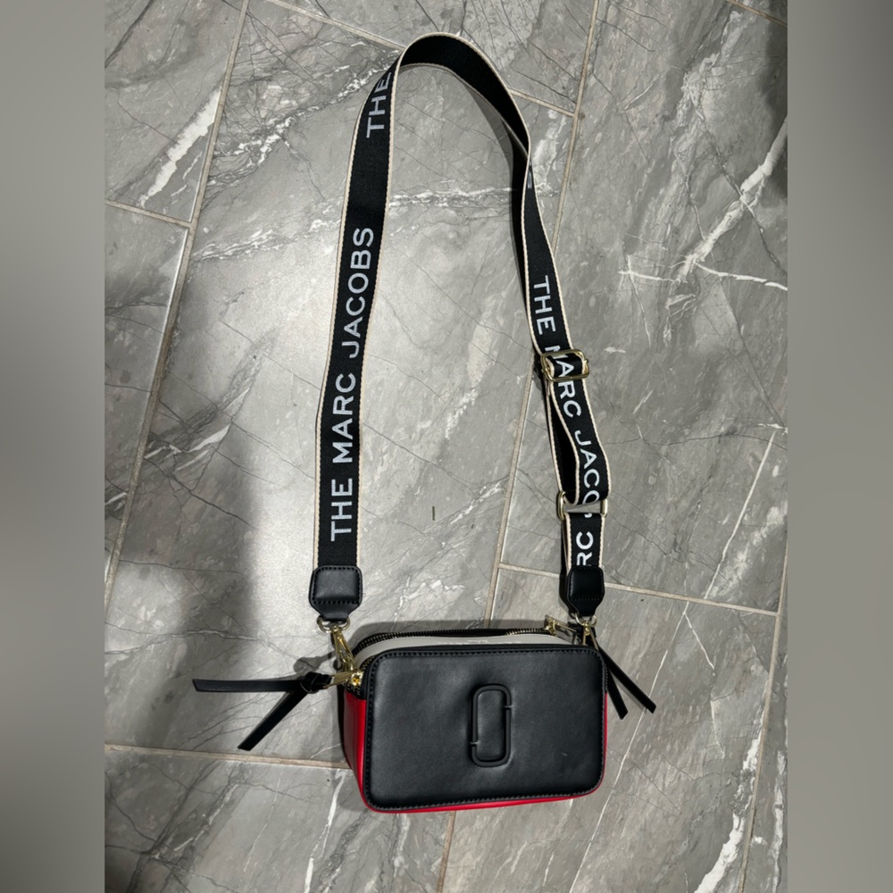 The Snapshot by The Marc Jacobs black white and red